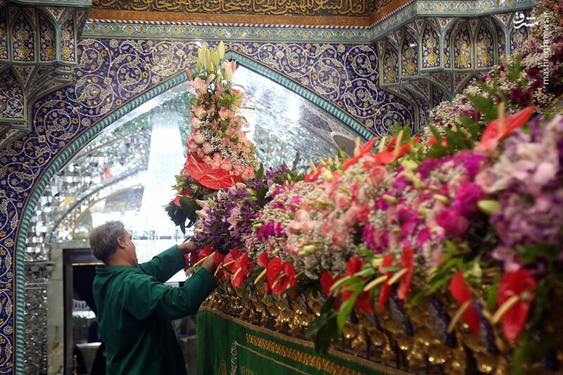 عکس / گل‌آرایی ضریح خواهر به مناسبت میلاد برادر 9