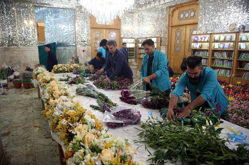 عکس / گل‌آرایی ضریح خواهر به مناسبت میلاد برادر 3