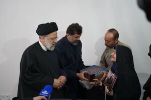 فیلم / اشکهای مادر زنجانی در سوگ سید محرومان