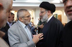 فیلم / مداحی حاج منصور ارضی در فرودگاه مهرآباد
