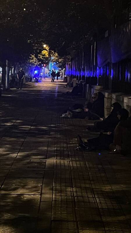 لحظه به لحظه با تشییع رئیس جمهور و شهدای خدمت در تهران / حضور گسترده مردم پیش از آغاز رسمی مراسم +عکس و فیلم