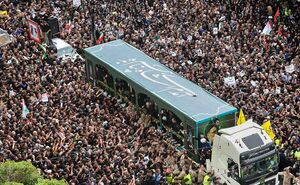 حضور دیپلماتها در مراسم تشییع شهید جمهور در مشهد