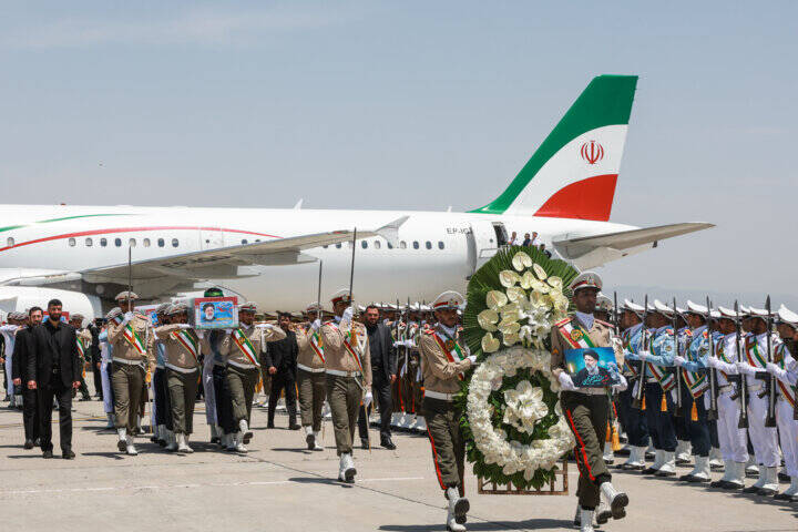 تشییع پیکر رئیس جمهور شهید در مشهد/ وداع تاریخی مشهدیها با خادمالرضا(ع) +عکس و فیلم