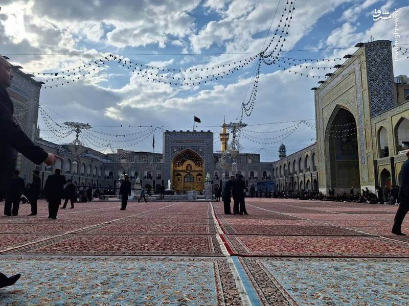 صحن آزادی در انتظار خادم الرضا