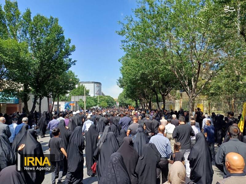 عکس/ بدرقه پیکر سردار شهید مهدی موسوی از فلکه سوم دولت آباد