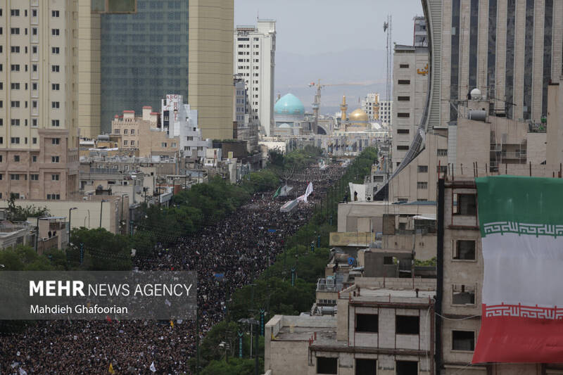 حیرت جهان از حضور میلیونی مردم در مراسم وداع با رئیس جمهور شهید