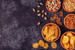 با این خوراکیها زودتر پیر میشوید