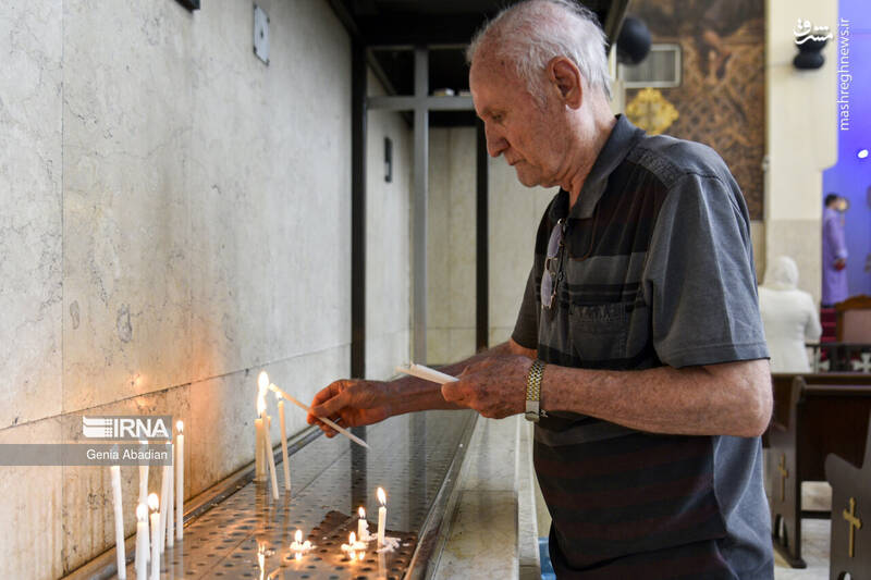 عکس/ ادای احترام و دعا برای رئیس جمهور شهید در کلیسای سرکیس