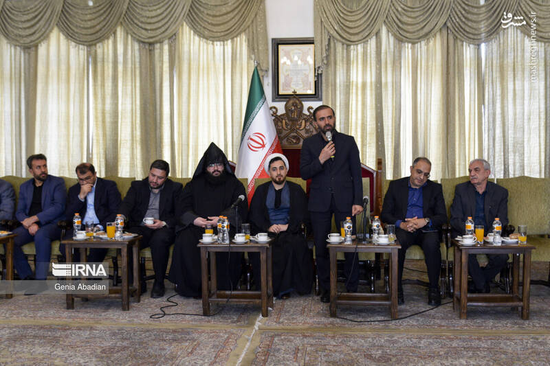 عکس/ ادای احترام و دعا برای رئیس جمهور شهید در کلیسای سرکیس