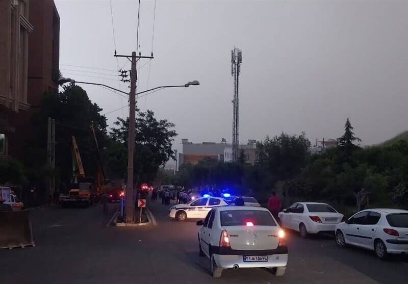 واژگونی مرگبار یک دستگاه کامیون میکسر در کرج +عکس