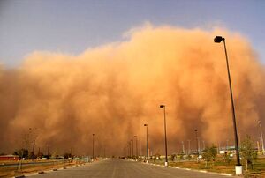 لحظه ورود طوفان شن به شهر یزد