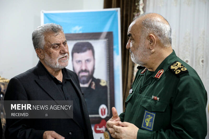 دیدار فرمانده کل سپاه با خانواده سردار شهید سید مهدی موسوی