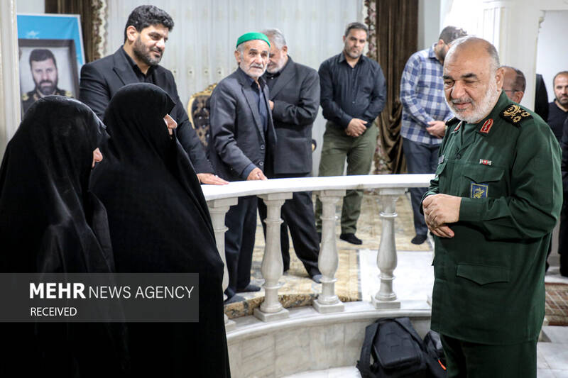 دیدار فرمانده کل سپاه با خانواده سردار شهید سید مهدی موسوی