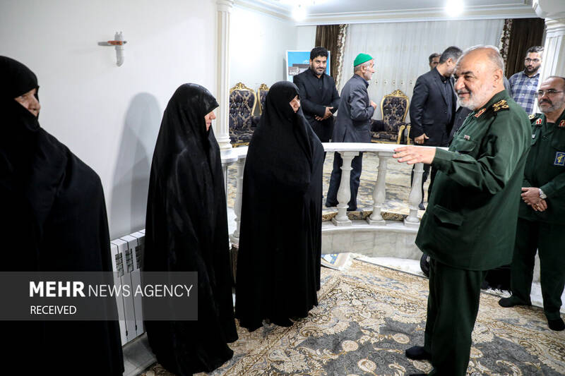 دیدار فرمانده کل سپاه با خانواده سردار شهید سید مهدی موسوی