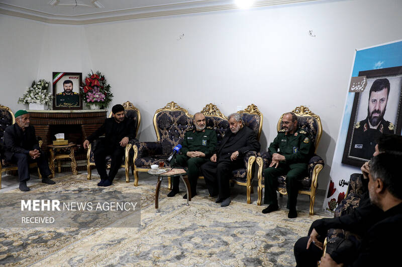 دیدار فرمانده کل سپاه با خانواده سردار شهید سید مهدی موسوی