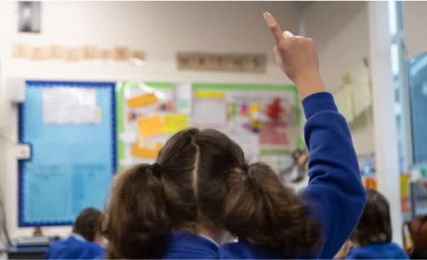 عقب نشینی انگلیس از آموزش محتوای جنسی در مدارس