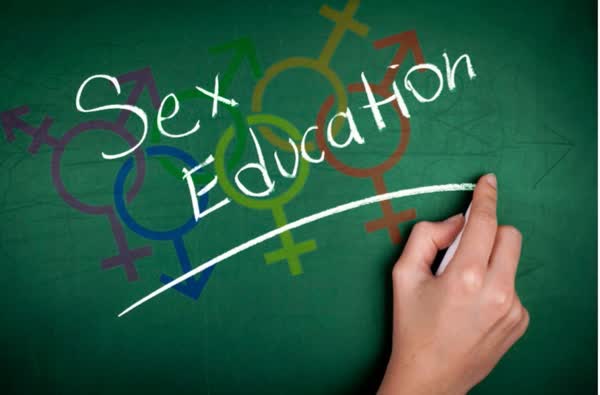 عقب نشینی انگلیس از آموزش محتوای جنسی در مدارس