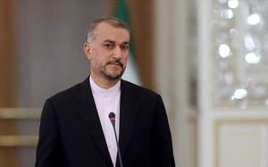 عکسی از امیرعبداللهیان که شاید برای دولتمردان دیگر عجیب باشد