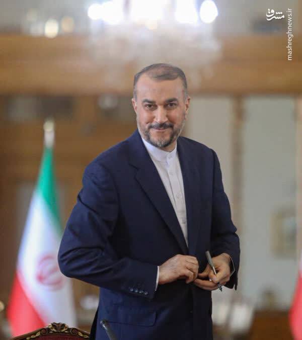 عکسی از امیرعبداللهیان که شاید برای دولتمردان دیگر عجیب باشد