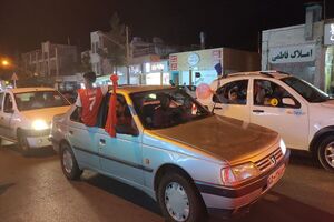 جشن شادی هواداران پرسپولیس در خیابان‌های بیرجند