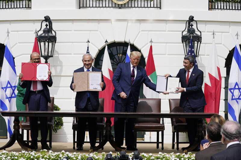 عادیسازی به چه قیمتی؟