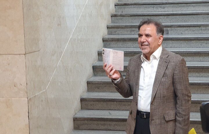 شلوغ ترین روز ستاد انتخابات/ قالیباف آمد /شمار کاندیدهای زن به چهار نفر رسید/ثبت داوطلبانی از وزیران فعلی و سابق تا نمایندگان ادوار/ ثبتنام۸۰ نفر قطعی شد +عکس و فیلم