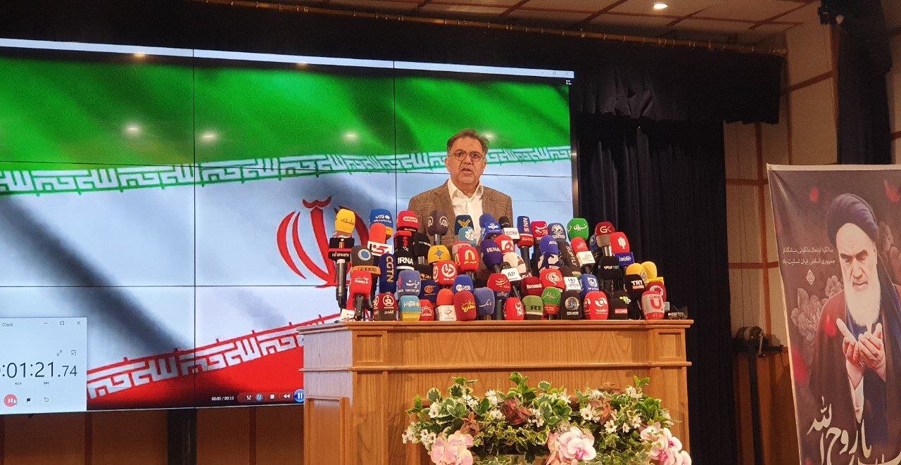 شلوغ ترین روز ستاد انتخابات/ قالیباف آمد /شمار کاندیدهای زن به چهار نفر رسید/ثبت داوطلبانی از وزیران فعلی و سابق تا نمایندگان ادوار/ ثبتنام۸۰ نفر قطعی شد +عکس و فیلم