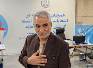 محسن کوهکن در انتخابات ثبت نام کرد