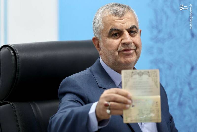 شلوغ ترین روز ستاد انتخابات/ قالیباف آمد /شمار کاندیدهای زن به چهار نفر رسید/ثبت داوطلبانی از وزیران فعلی و سابق تا نمایندگان ادوار/ ثبتنام۸۰ نفر قطعی شد +عکس و فیلم