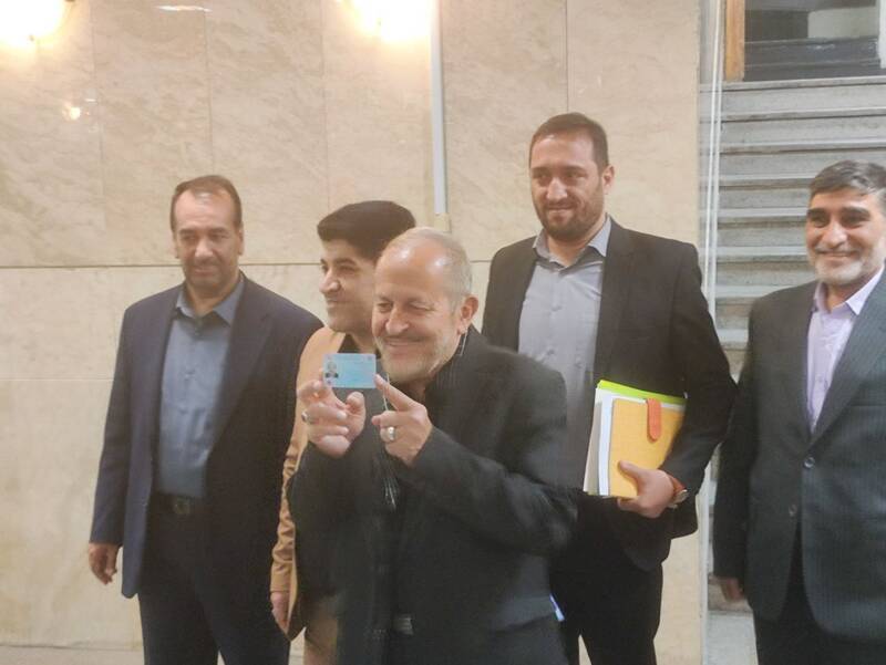 شلوغ ترین روز ستاد انتخابات/ قالیباف آمد /شمار کاندیدهای زن به چهار نفر رسید/ثبت داوطلبانی از وزیران فعلی و سابق تا نمایندگان ادوار/ ثبتنام۸۰ نفر قطعی شد +عکس و فیلم