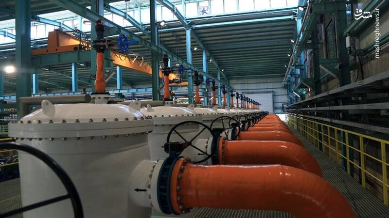 فردوسی زنده بود، از حماسه ایرانیها دهها شاهنامه مینوشت