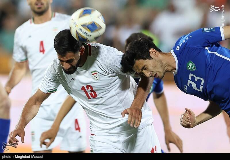 عکس / دیدار تیم های فوتبال ایران و ازبکستان 16