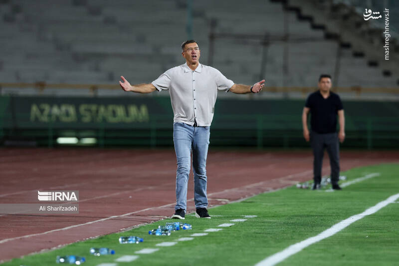 عکس / دیدار تیم های فوتبال ایران و ازبکستان 24