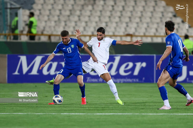 عکس / دیدار تیم های فوتبال ایران و ازبکستان 33