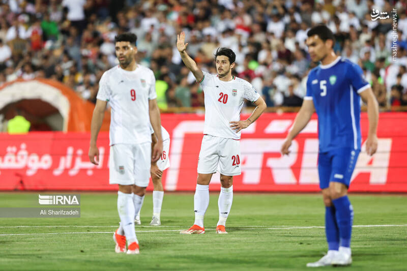 عکس / دیدار تیم های فوتبال ایران و ازبکستان 37