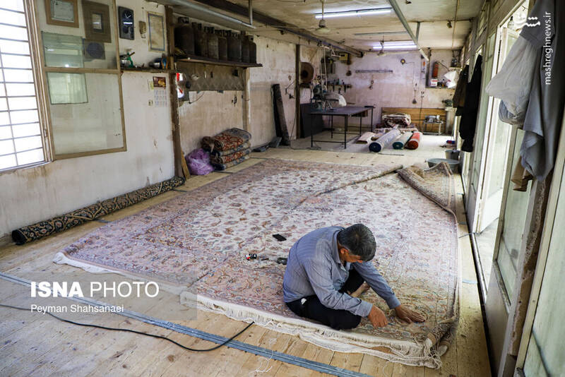 عکس/ رفوگری فرش در اصفهان