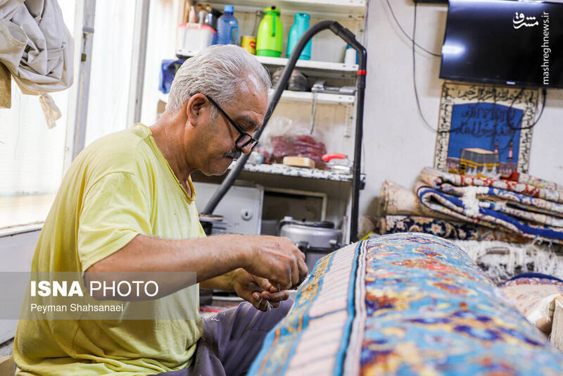 عکس/ رفوگری فرش در اصفهان