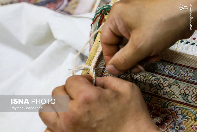 عکس/ رفوگری فرش در اصفهان