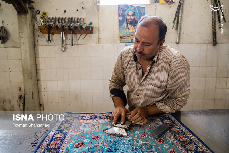 عکس/ رفوگری فرش در اصفهان