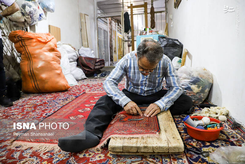 عکس/ رفوگری فرش در اصفهان