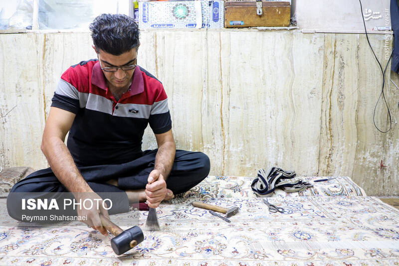 عکس/ رفوگری فرش در اصفهان