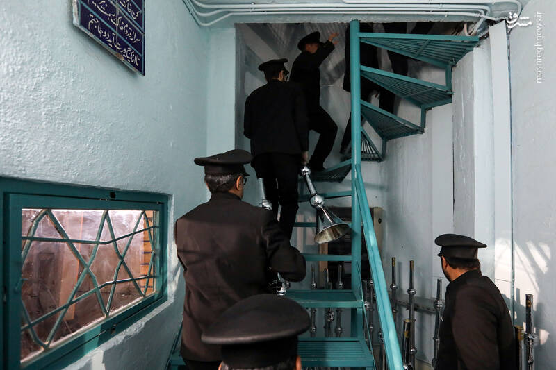 عکس/ نقاره نوازی شب عید قربان در حرم رضوی