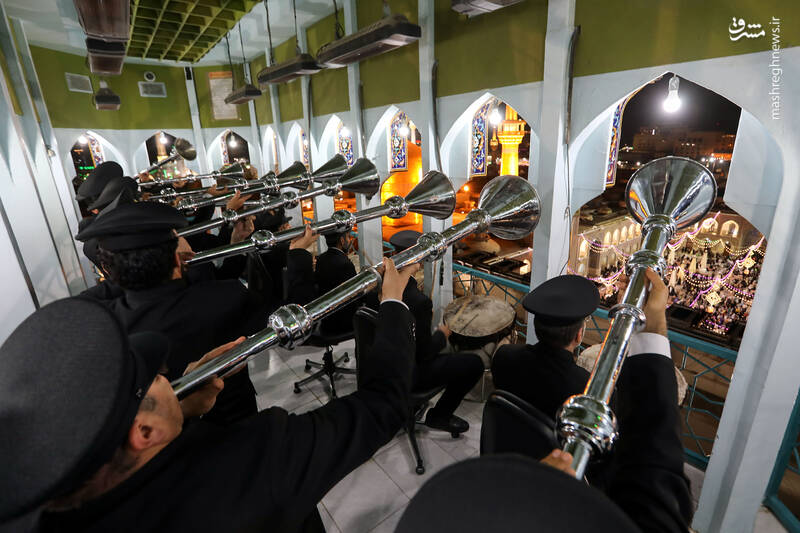 عکس/ نقاره نوازی شب عید قربان در حرم رضوی
