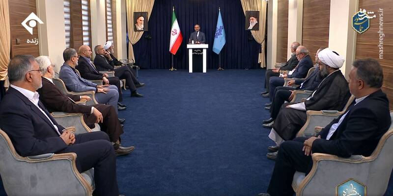 آغاز مناظره نامزدهای انتخابات ریاستجمهوری/ کارشناسان اقتصادی چه سوالاتی از نامزدها پرسیدند؟/ نظرات نامزدها در مورد پاسخهای یکدیگر به سوالات کارشناسان +فیلم