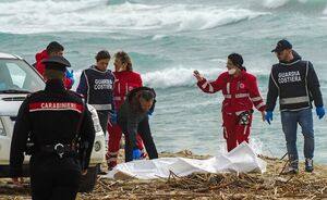 غرق شدن دو کشتی حامل مهاجران در سواحل ایتالیا
