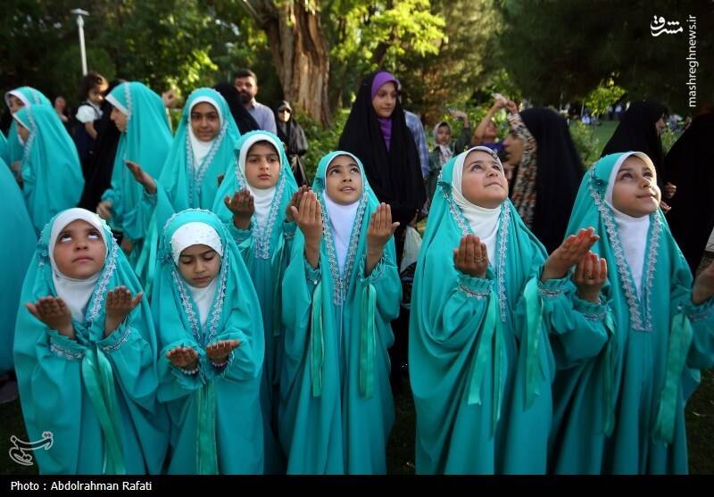 عکس / اهتزاز پرچم منقش به نام حضرت علی (ع) بر فراز همدان 4