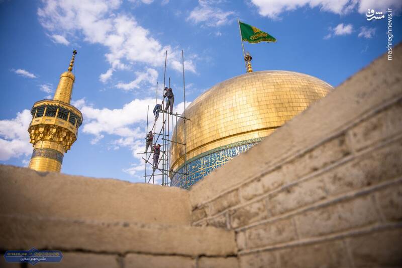 عکس / شستوشو و تنظیف گنبد رضوی در آستانه عید غدیر 6