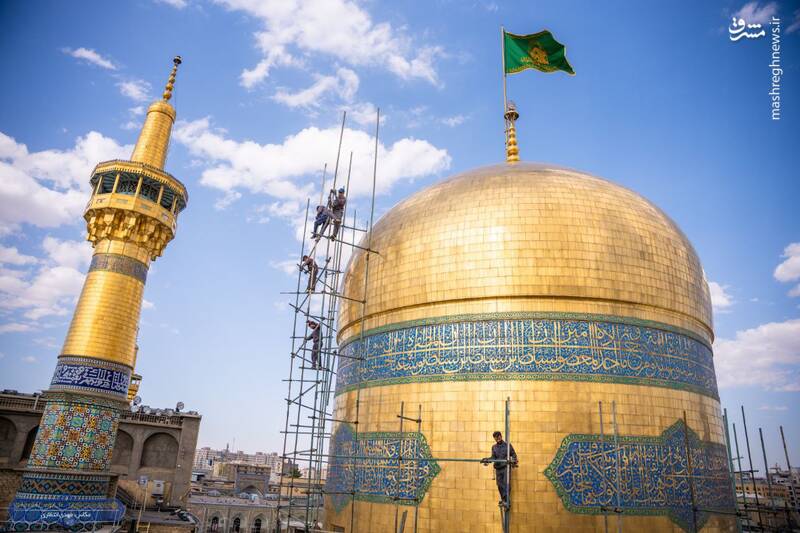 عکس / شستوشو و تنظیف گنبد رضوی در آستانه عید غدیر 3