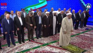 اقامه نماز توسط نامزدهای ریاست جمهوری پیش از آغاز مناظره دوم