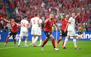 برتری اتریش مقابل لهستان / خداحافظی زودهنگام یاران لوا؟